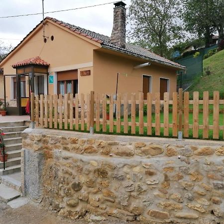 La Casina De La Bisa Villa Soto de las Duenas Ngoại thất bức ảnh